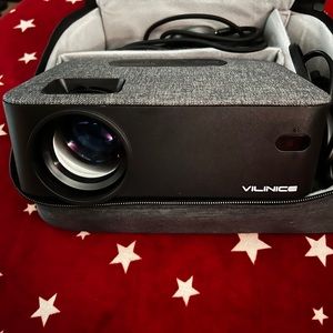 Entertainment bundle!!! Projector With Screen & Google Chromecast